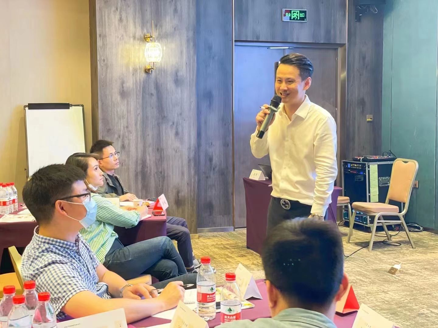 駿君:《互聯(lián)網(wǎng)創(chuàng)新思維與新媒體營(yíng)銷(xiāo)實(shí)戰(zhàn)》