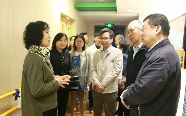 中國國際經(jīng)濟(jì)交流中心黨委副書記、信息部部長姜春力一行蒞臨晚晴養(yǎng)老調(diào)研指導(dǎo)