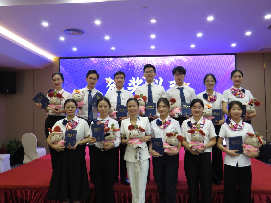 蔡玉:蔡玉工商銀行廣東省分行《工行杯銀行禮儀大賽》培訓(xùn)與輔導(dǎo)